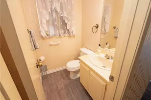 2001 W San Lorenzo, Santa Ana, CA 92704 - Photo 15