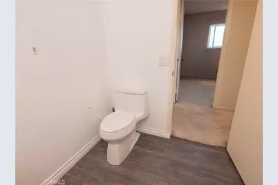 2001 W San Lorenzo, Santa Ana, CA 92704 - Photo 35