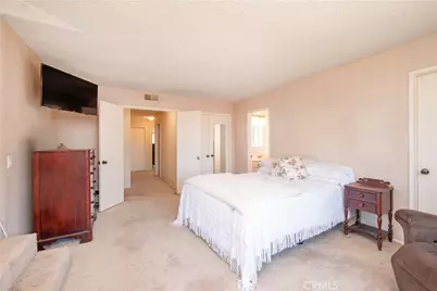 2001 W San Lorenzo, Santa Ana, CA 92704 - Photo 19