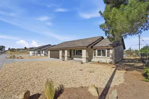 16135 Tawney Ridge Ln, Victorville, CA 92394 - Photo 3