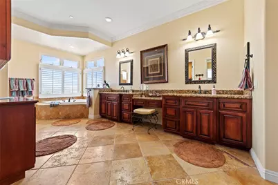 9609 Equestrian Drive, Riverside, CA 92503 - Photo 17