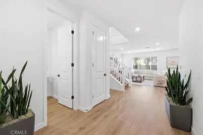 23712 Wilcox Drive, Newhall, CA 91321 - Photo 3