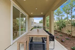 23712 Wilcox Dr, Newhall, CA 91321 - Photo 33