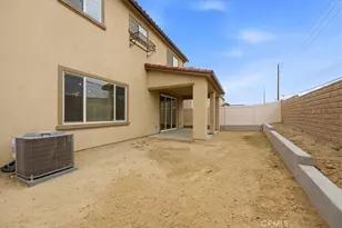 23720 Wilcox Dr, Newhall, CA 91321 - Photo 31