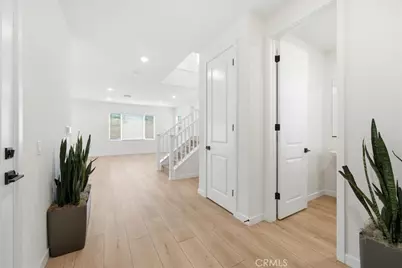 23720 Wilcox Drive, Newhall, CA 91321 - Photo 3