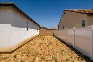 345 Charlton St, Perris, CA 92570 - Photo 23