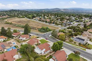 1272 Via Vista, Riverside, CA 92506 - Photo 57
