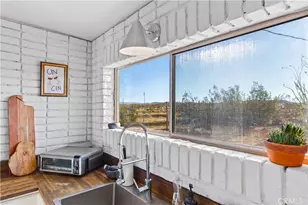 60611 Birdie Ln, Landers, CA 92285 - Photo 11