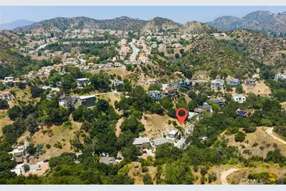 2589 E Chevy Chase Drive, Glendale, CA 91206 - Photo 11