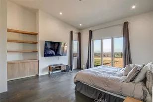 9449 Equestrian Dr, Riverside, CA 92503 - Photo 15