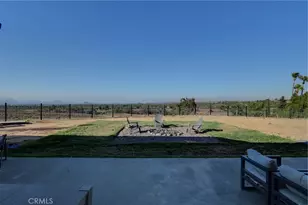 9449 Equestrian Dr, Riverside, CA 92503 - Photo 41