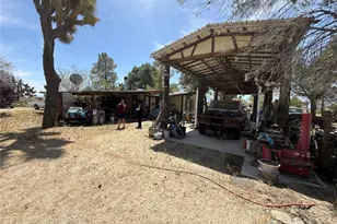 19536 Valle Vista Rd, Phelan, CA 92301 - Photo 17
