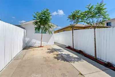 1143 E 106th Street, Los Angeles, CA 90002 - Photo 3