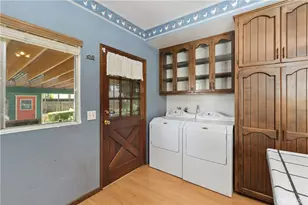 3892 Oakwood Pl, Riverside, CA 92506 - Photo 15