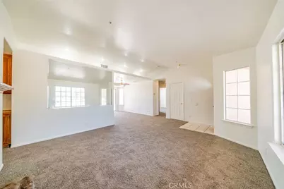 8417 Ailanthus, Phelan, CA 92371 - Photo 7