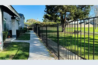 18242 Parkview #106, Huntington Beach, CA 92648 - Photo 19