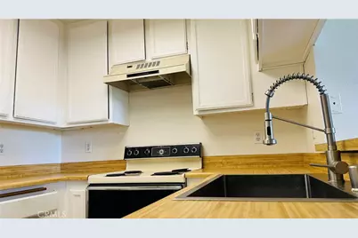 18242 Parkview #106, Huntington Beach, CA 92648 - Photo 9
