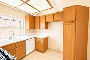 9195 Stone Canyon Rd, Corona, CA 92883 - Photo 11