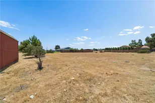 11906 Apatite Ave, Hesperia, CA 92345 - Photo 15