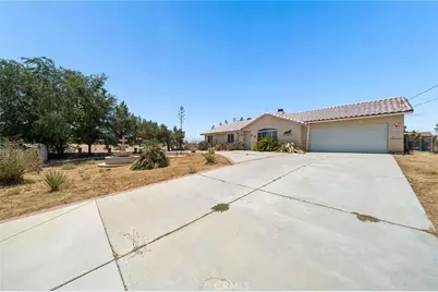 11906 Apatite Avenue, Hesperia, CA 92345 - Photo 9