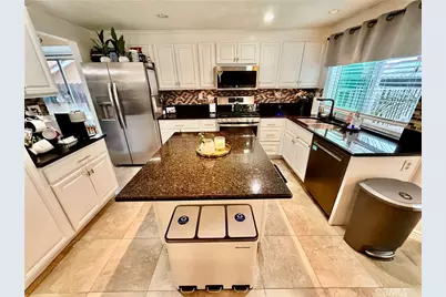 10943 Noblewood, Moreno Valley, CA 92557 - Photo 17