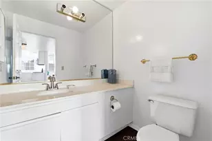 871 S Lucerne, Los Angeles, CA 90005 - Photo 11