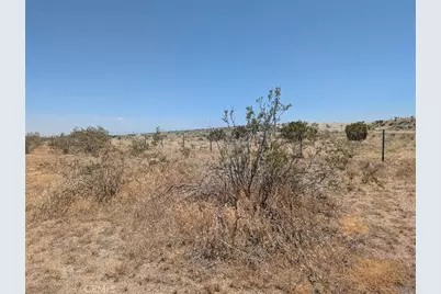 4 Avenue Xave #X2, Llano, CA 93544 - Photo 3