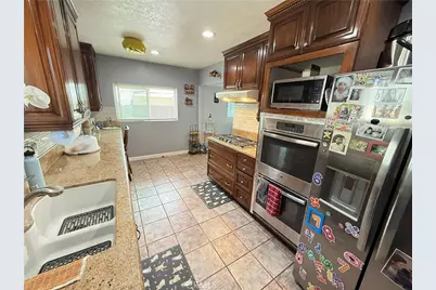 502 S Magnolia Avenue, Anaheim, CA 92804 - Photo 11