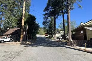 31979 Encina, Running Springs, CA 92382 - Photo 5