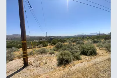 4747 US Highway 138, Phelan, CA 92371 - Photo 7