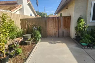 26166 Windemere Way, Moreno Valley, CA 92555 - Photo 33