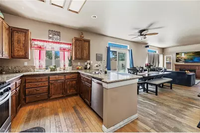 12845 Gifford Way, Victorville, CA 92392 - Photo 9