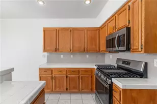 29151 Whitegate Ln, Highland, CA 92346 - Photo 15