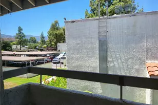 25011 Peachland Ave, Newhall, CA 91321 - Photo 11