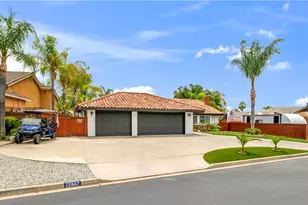 22667 Castle Crag, Canyon Lake, CA 92587 - Photo 3