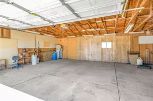 10164 White, Phelan, CA 92371 - Photo 23