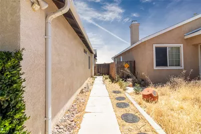 13363 Merry Oaks, Victorville, CA 92392 - Photo 9