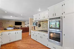 16520 Wagon Wheel Dr, Riverside, CA 92506 - Photo 15