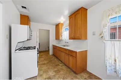 14018 S Zamora, Compton, CA 90222 - Photo 5