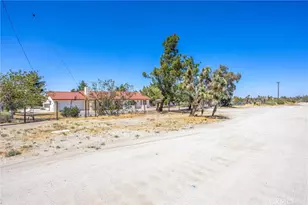 476 Marcos Rd, Pinon Hills, CA 92372 - Photo 3