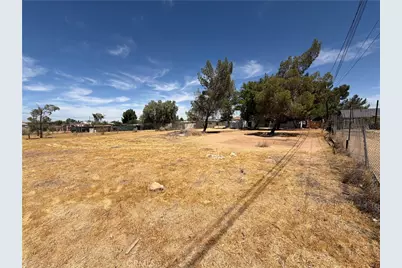 21975 Mohican, Apple Valley, CA 92307 - Photo 47