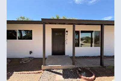 21975 Mohican, Apple Valley, CA 92307 - Photo 9