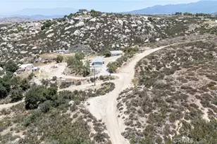 32999 Oak Dr, Hemet, CA 92544 - Photo 31