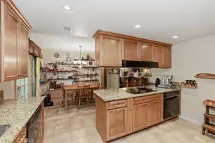 10426 Bonneville, Riverside, CA 92505 - Photo 5