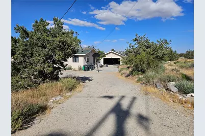 10487 Via Verde, Pinon Hills, CA 92372 - Photo 3