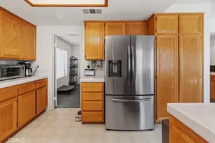 352 Leafwood Ct, Riverside, CA 92506 - Photo 13