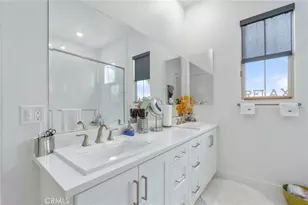 129 Carlow, Irvine, CA 92618 - Photo 31