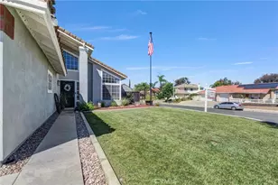 25417 Clover Glen Cir, Murrieta, CA 92563 - Photo 5