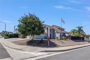 25417 Clover Glen Cir, Murrieta, CA 92563 - Photo 3