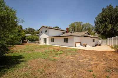 2350 Shadow Hill Drive, Riverside, CA 92506 - Photo 11